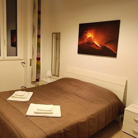 Vghouse Apartment Catania Bagian luar foto