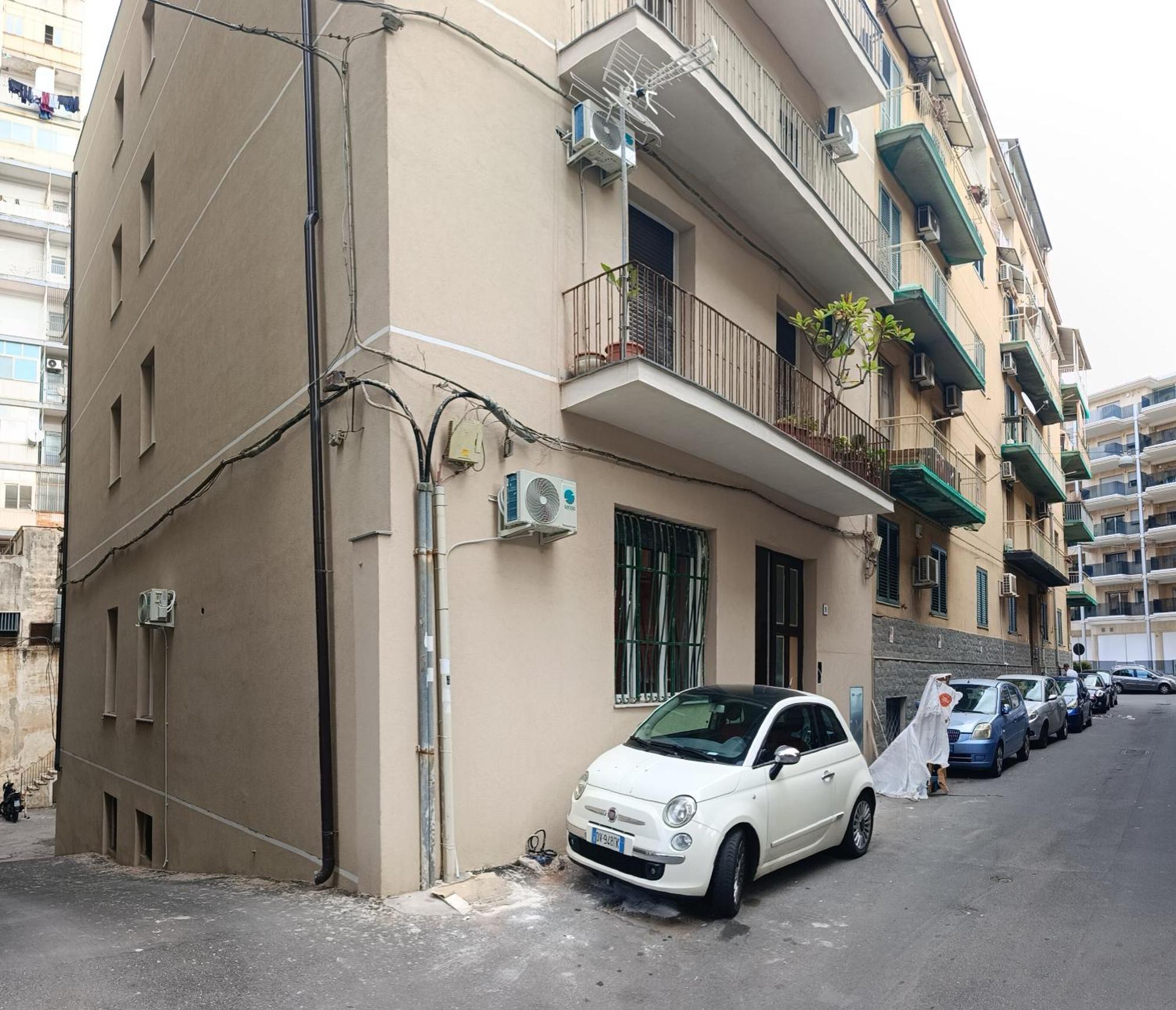 Vghouse Apartment Catania Bagian luar foto